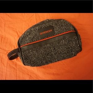 Givency Makeup back.